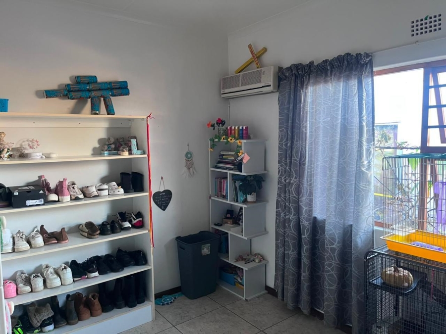 5 Bedroom Property for Sale in Langerug Western Cape